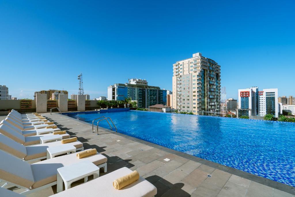 Johari Rotana, Dar es Salaam