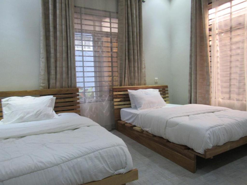 Moshi Epic Accommodations