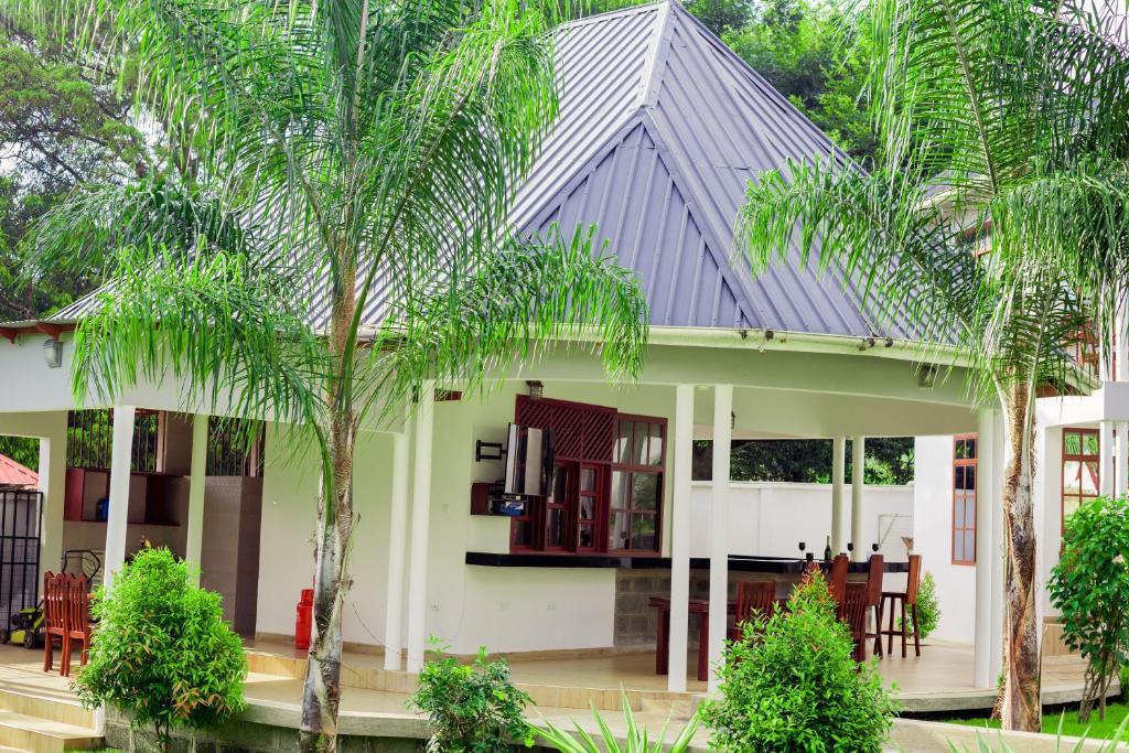 Hellen's Riverside Villas Moshi.