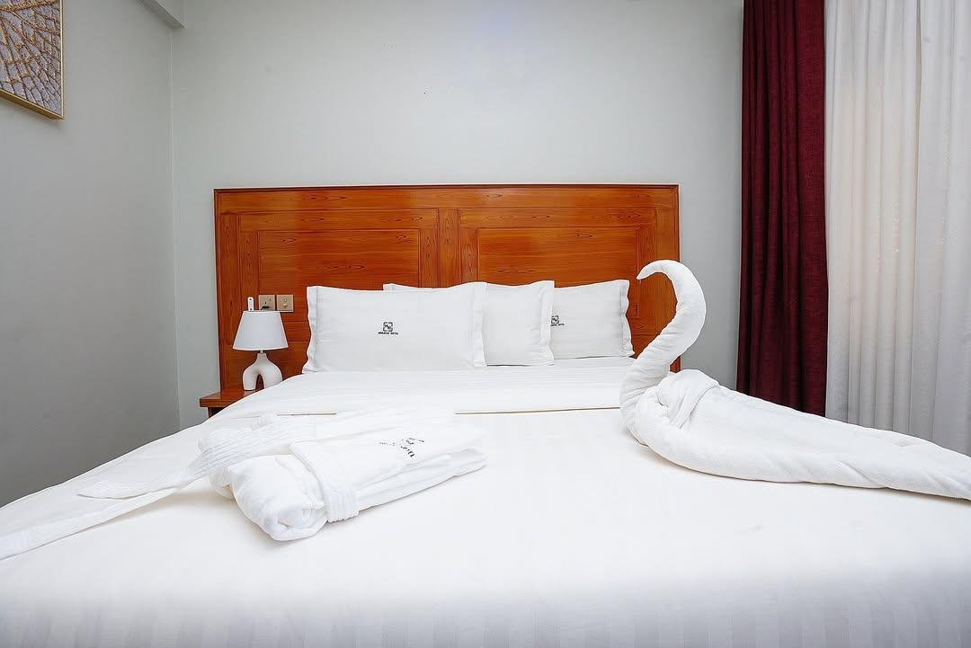 Hadjens Hotel, Mwanza.