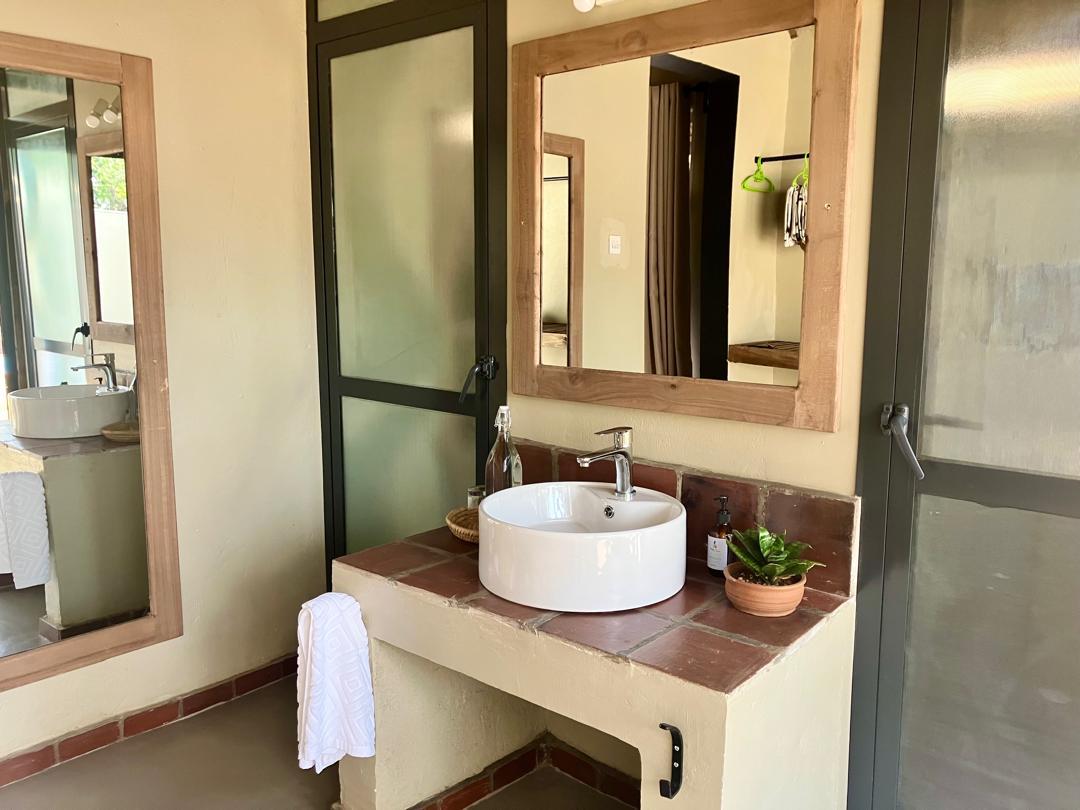 Honey Badger Lodge, Moshi