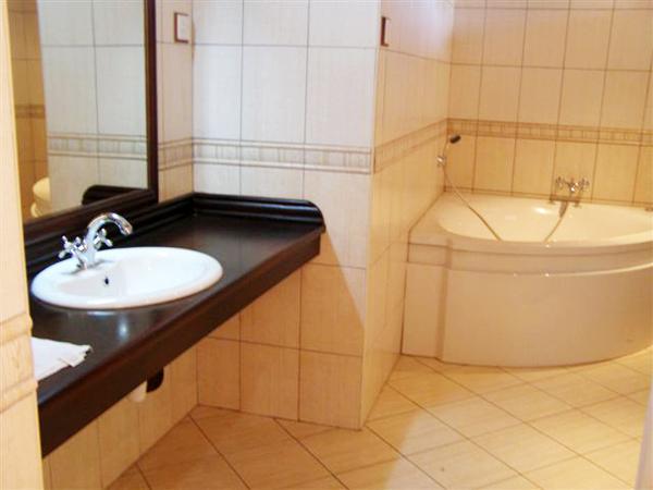 Ryan’s Bay Hotel, Mwanza.-3