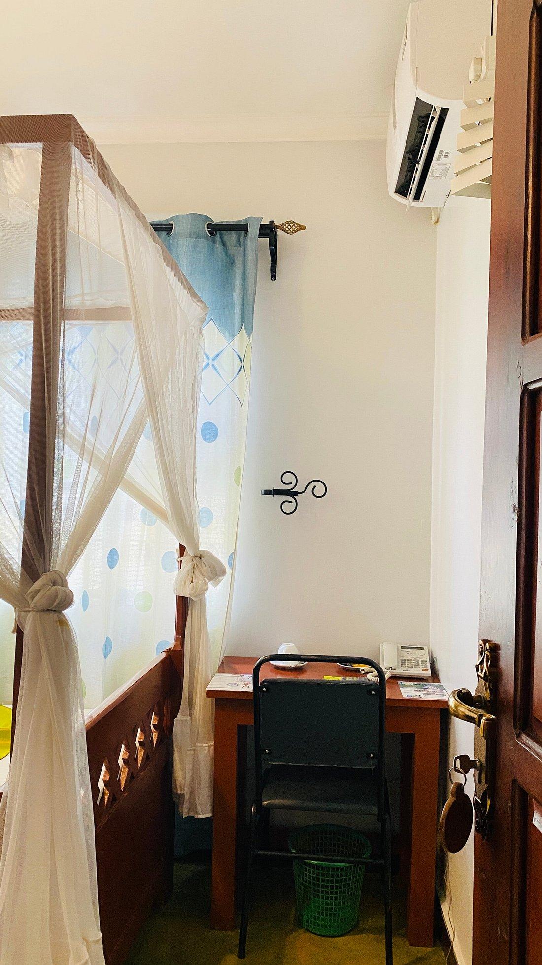 Parachichi House , Arusha