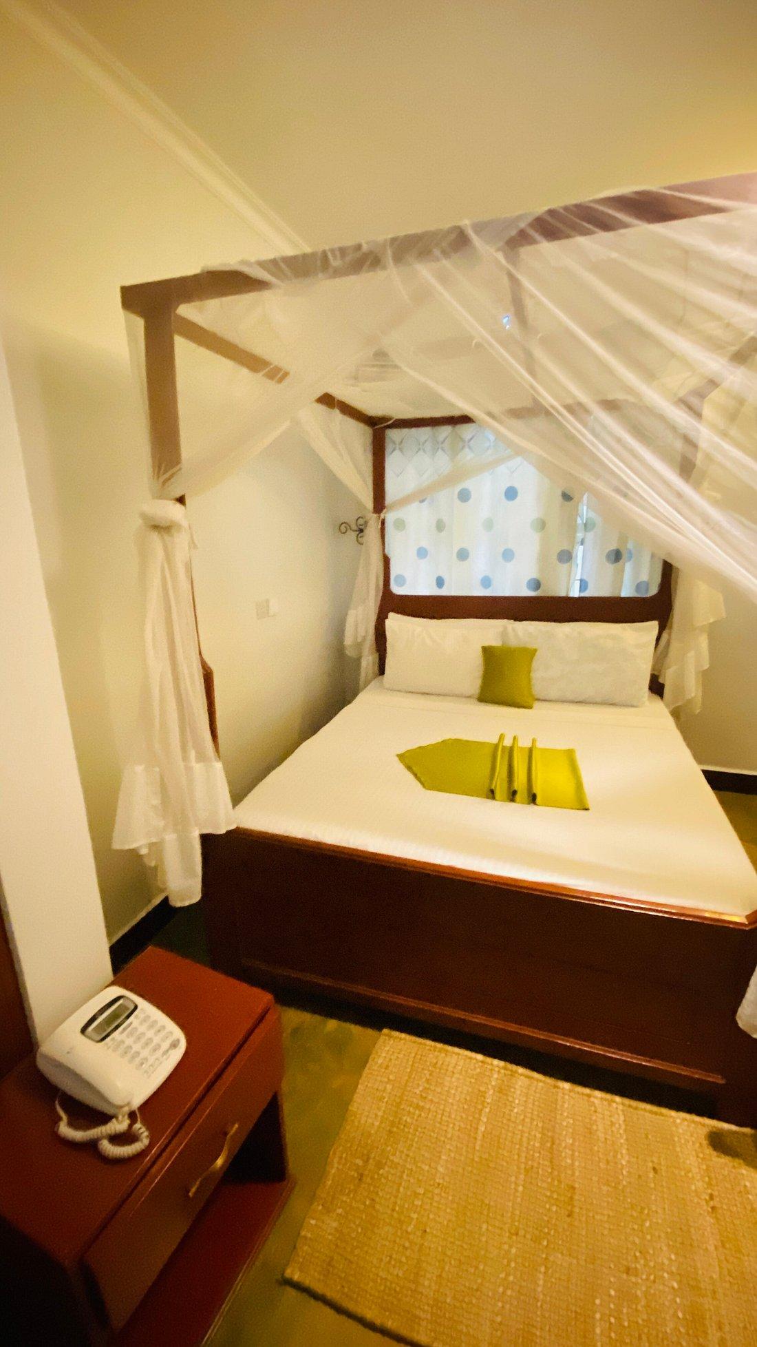 Parachichi House , Arusha