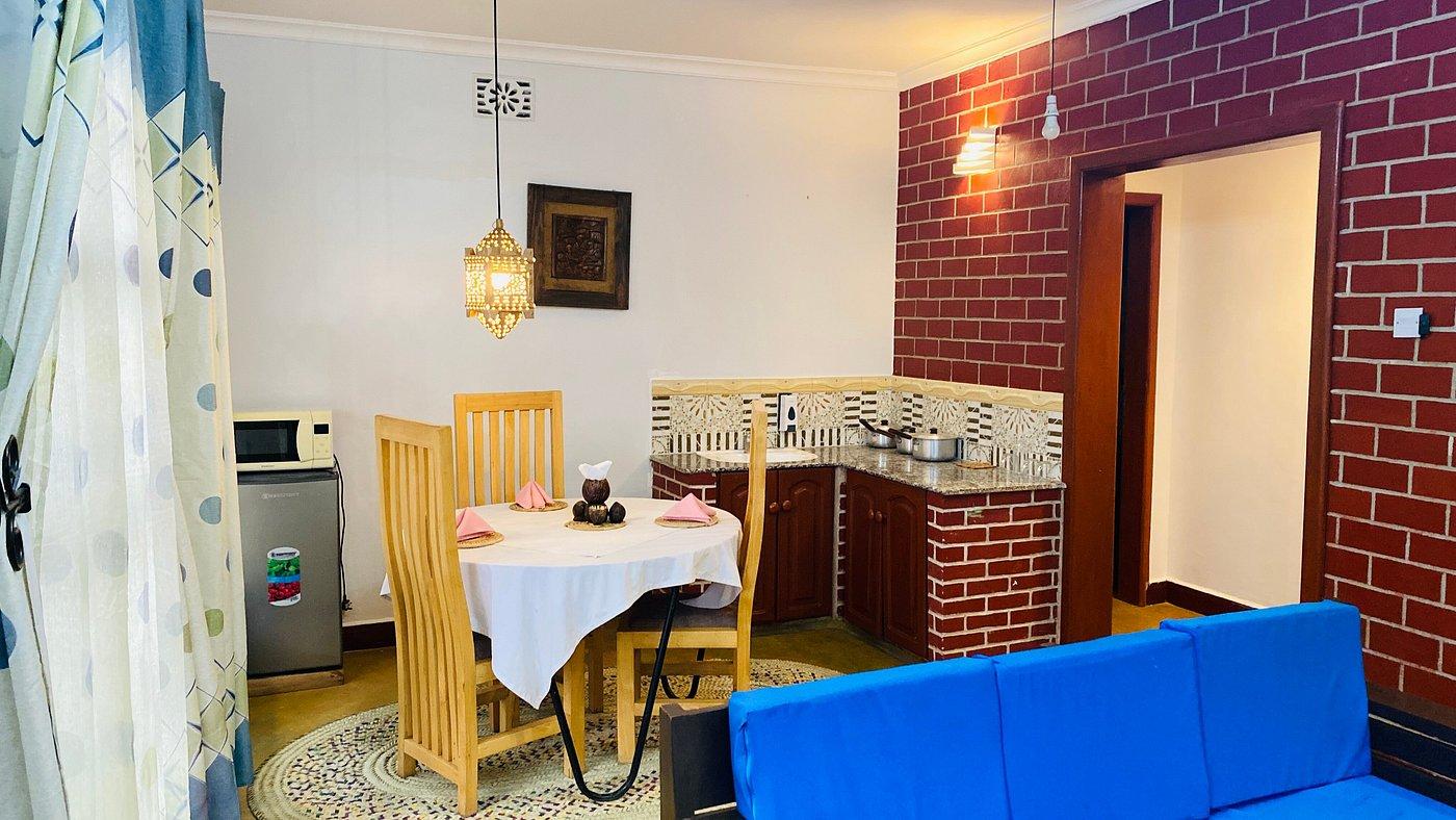 Parachichi House , Arusha