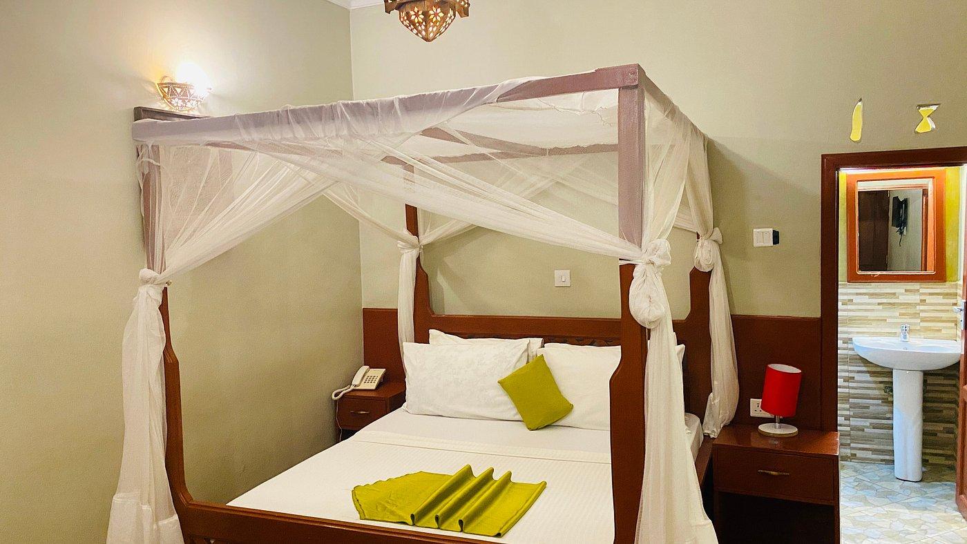 Parachichi House , Arusha