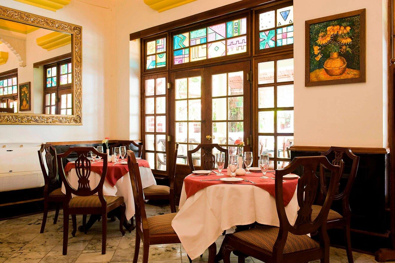 Protea Hotel Dar es Salaam Courtyard