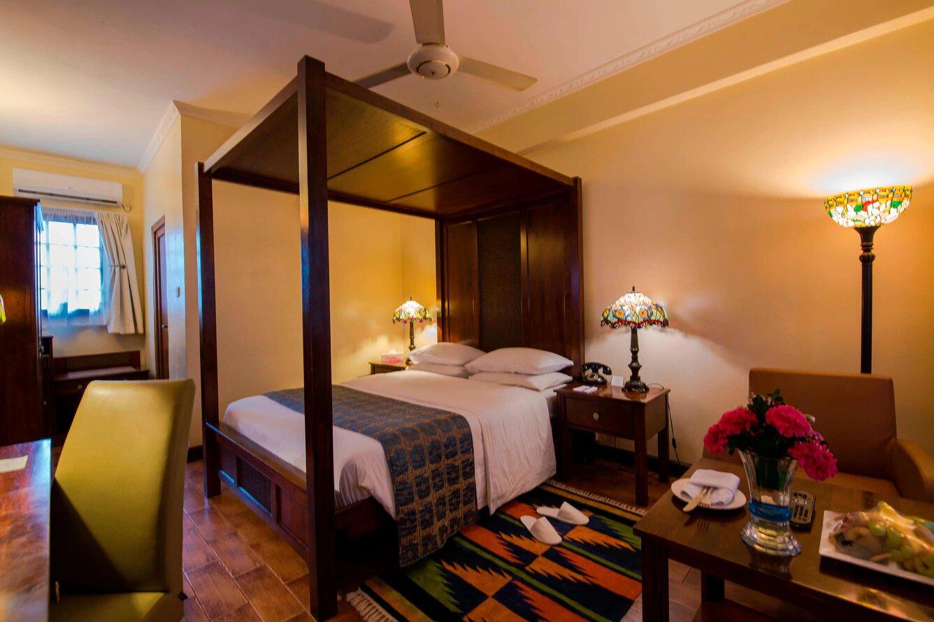 Protea Hotel Dar es Salaam Courtyard