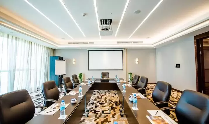 Johari Rotana, Dar es Salaam
