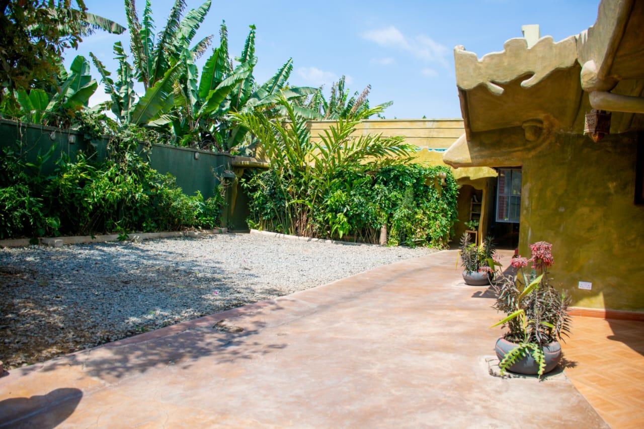Parachichi House , Arusha