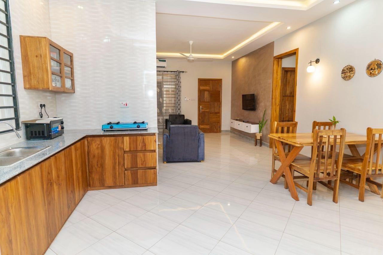 Yuzo Apartments, Tanga