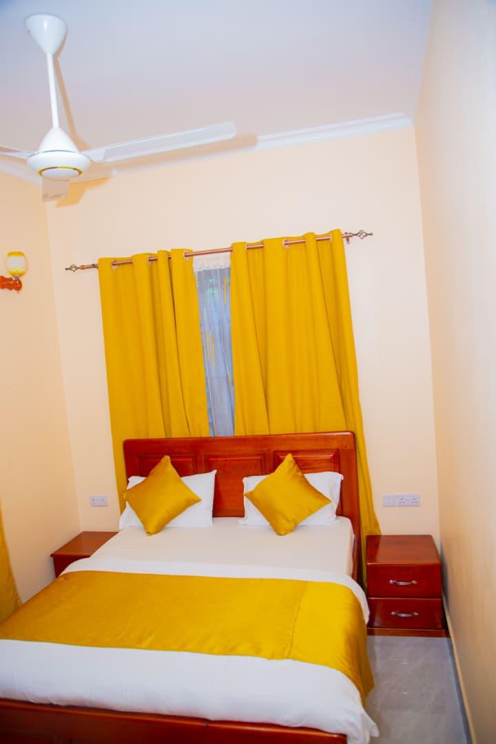 Yuzo Apartments, Tanga