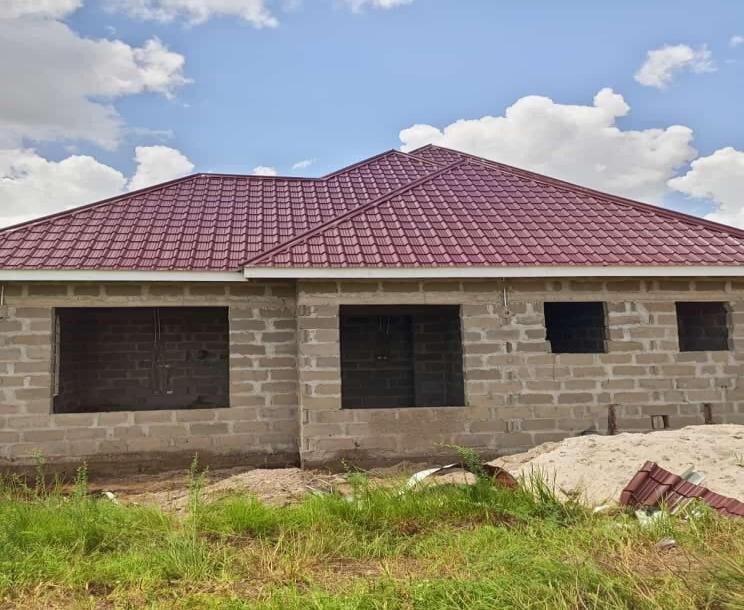 Fundi Paschal Mapaa: Roofing Expert-3