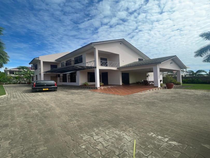 Intercity Property Hub: A One-Storey House For Sale.-6